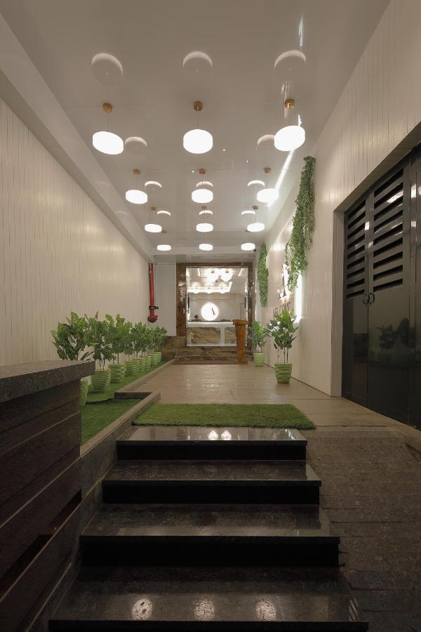 Hotel Ariana Residency Мумбаи Экстерьер фото