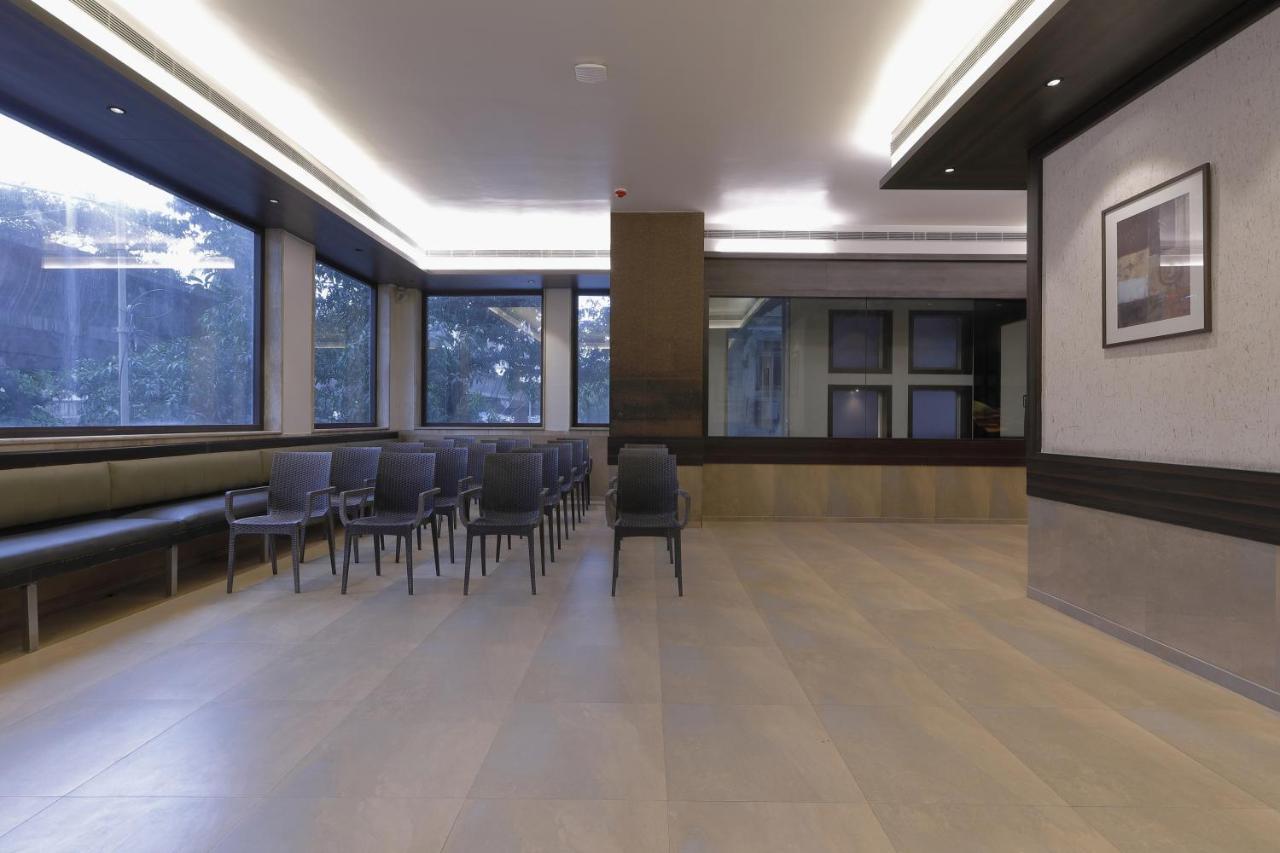 Hotel Ariana Residency Мумбаи Экстерьер фото
