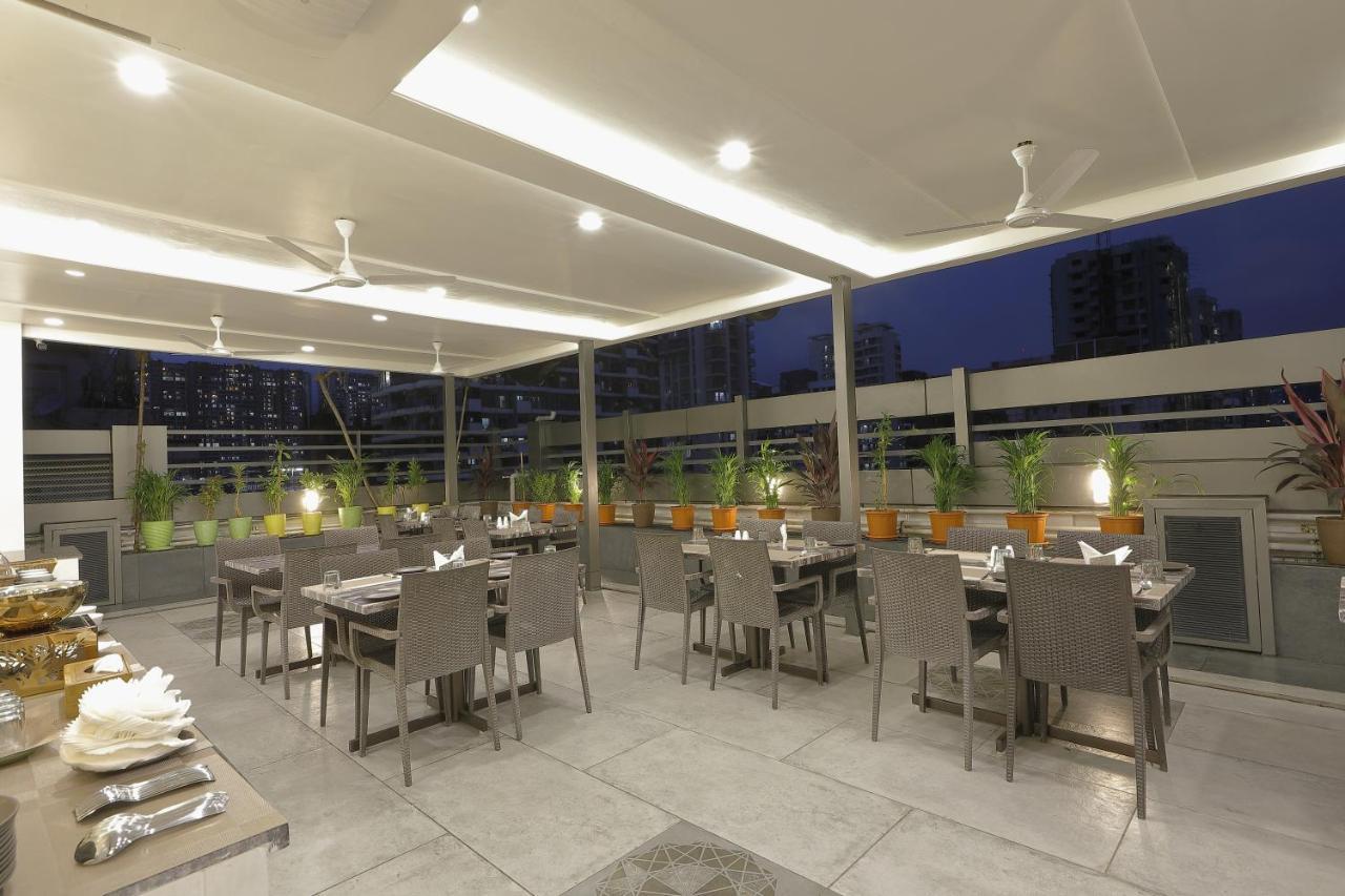 Hotel Ariana Residency Мумбаи Экстерьер фото