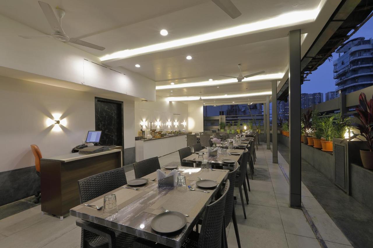 Hotel Ariana Residency Мумбаи Экстерьер фото